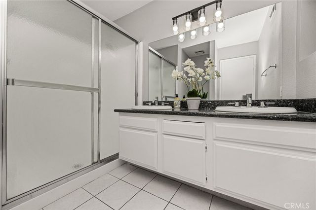 7 Atlanta, Irvine, CA 92620