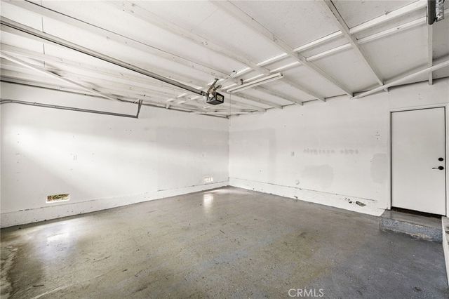 7 Atlanta, Irvine, CA 92620
