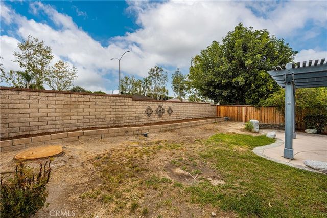 7 Atlanta, Irvine, CA 92620