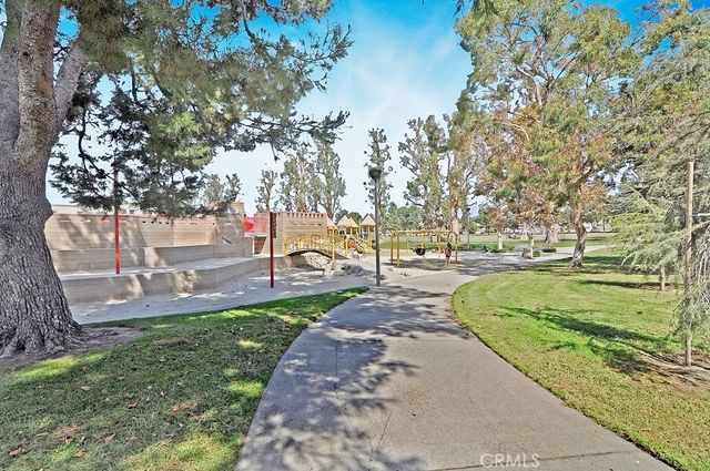 7 Atlanta, Irvine, CA 92620