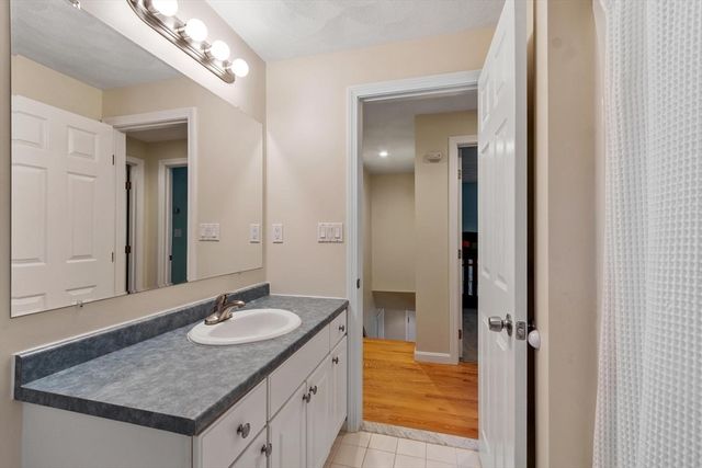 26 Worden Road, Tyngsborough, MA 01879