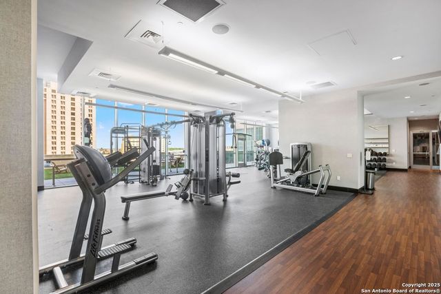 610 E Market St Unit 2811, San Antonio, TX 78205