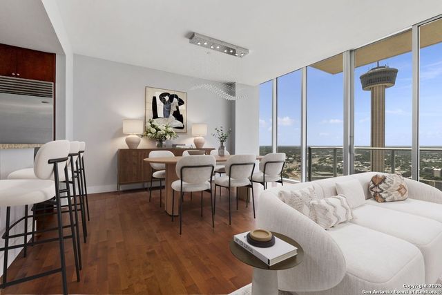 610 E Market St Unit 2811, San Antonio, TX 78205