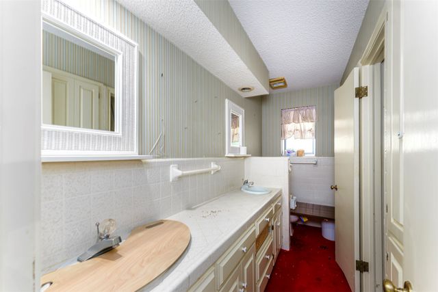 709 Cooks Lane, Fort Worth, TX 76120