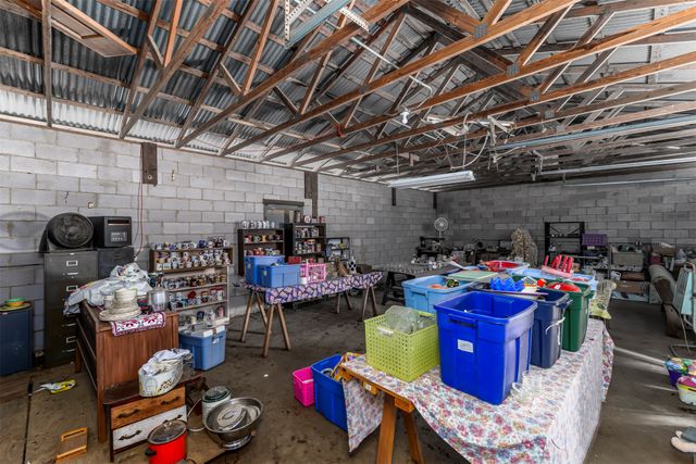 709 Cooks Lane, Fort Worth, TX 76120
