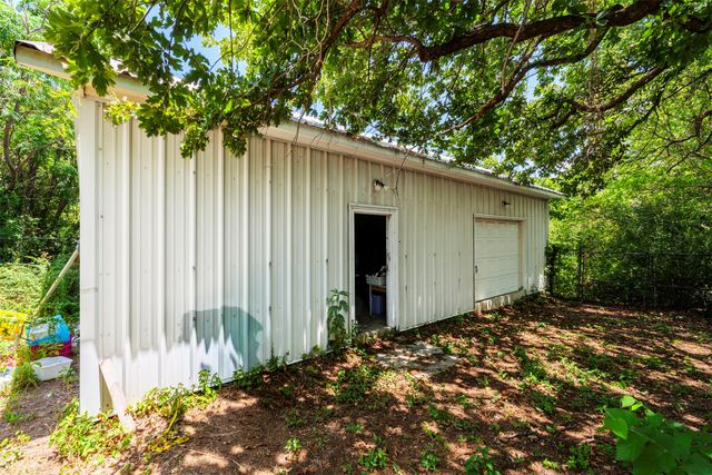 709 Cooks Lane, Fort Worth, TX 76120