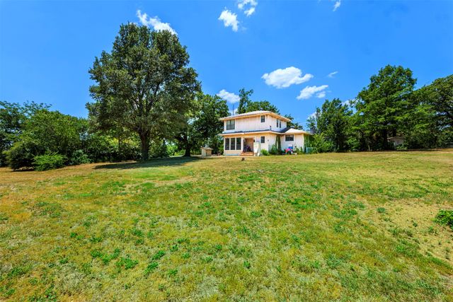 709 Cooks Lane, Fort Worth, TX 76120