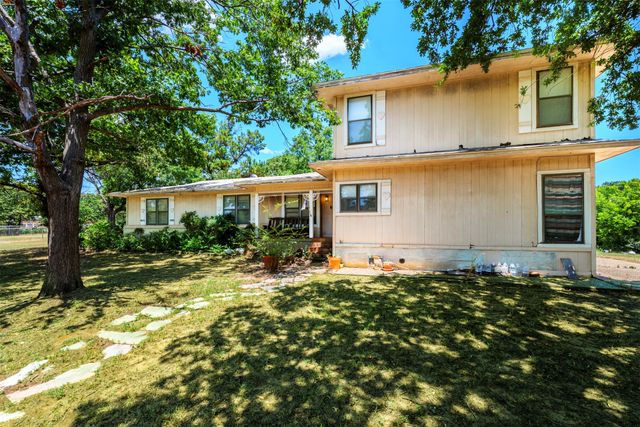709 Cooks Lane, Fort Worth, TX 76120