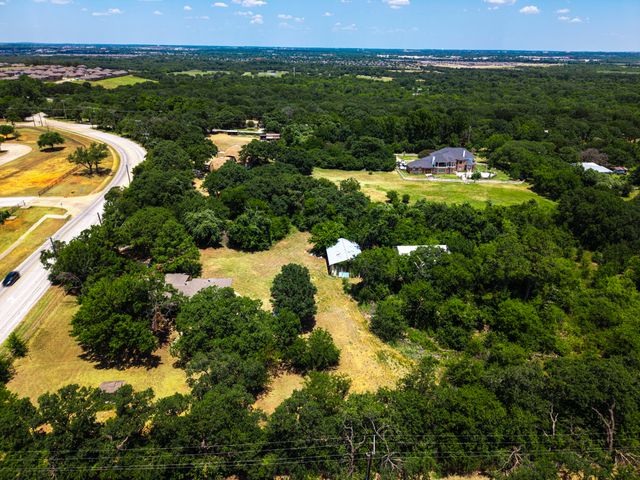 709 Cooks Lane, Fort Worth, TX 76120