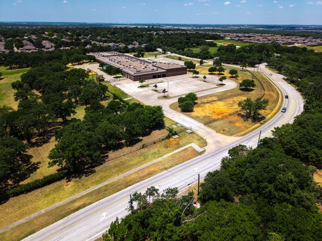 709 Cooks Lane, Fort Worth, TX 76120