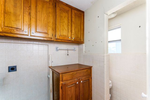 709 Cooks Lane, Fort Worth, TX 76120
