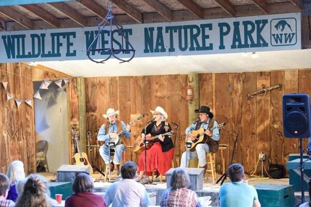 87 N Frontage Road, Edgewood, NM 87015