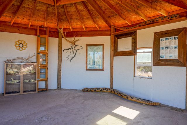 87 N Frontage Road, Edgewood, NM 87015