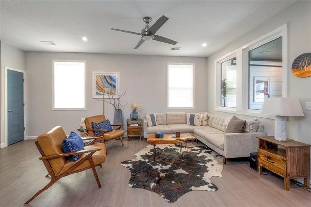 7616 Washington Street, Kansas City, MO 64114