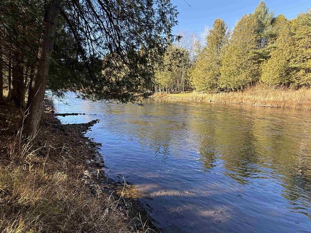 5031 FLAT ROCK HEIGHTS LANE, Cecil, WI 54111