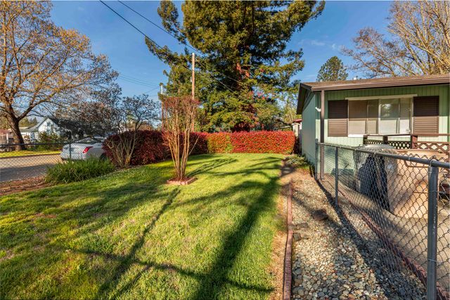 22 SW Elm Street, Grants Pass, OR 97526