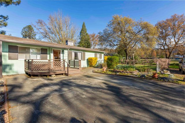 22 SW Elm Street, Grants Pass, OR 97526