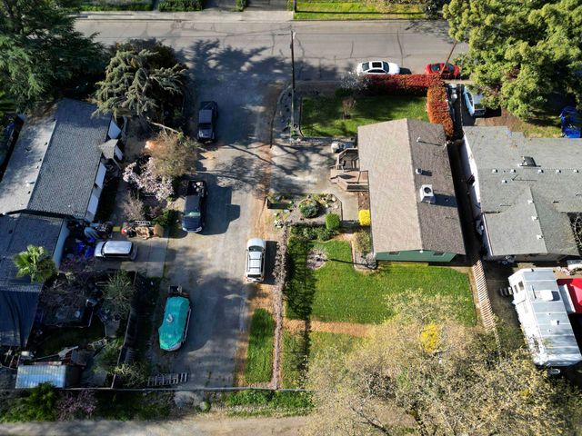 22 SW Elm Street, Grants Pass, OR 97526