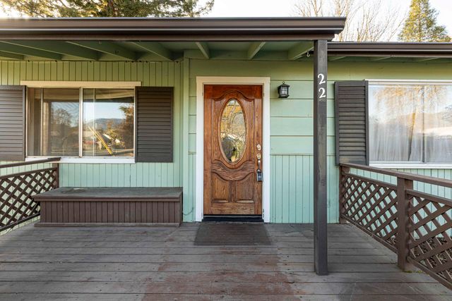 22 SW Elm Street, Grants Pass, OR 97526