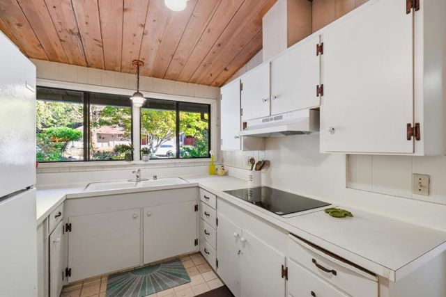 110 Maywood Drive, Boulder Creek, CA 95006