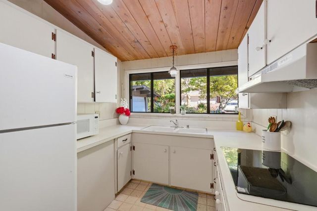 110 Maywood Drive, Boulder Creek, CA 95006