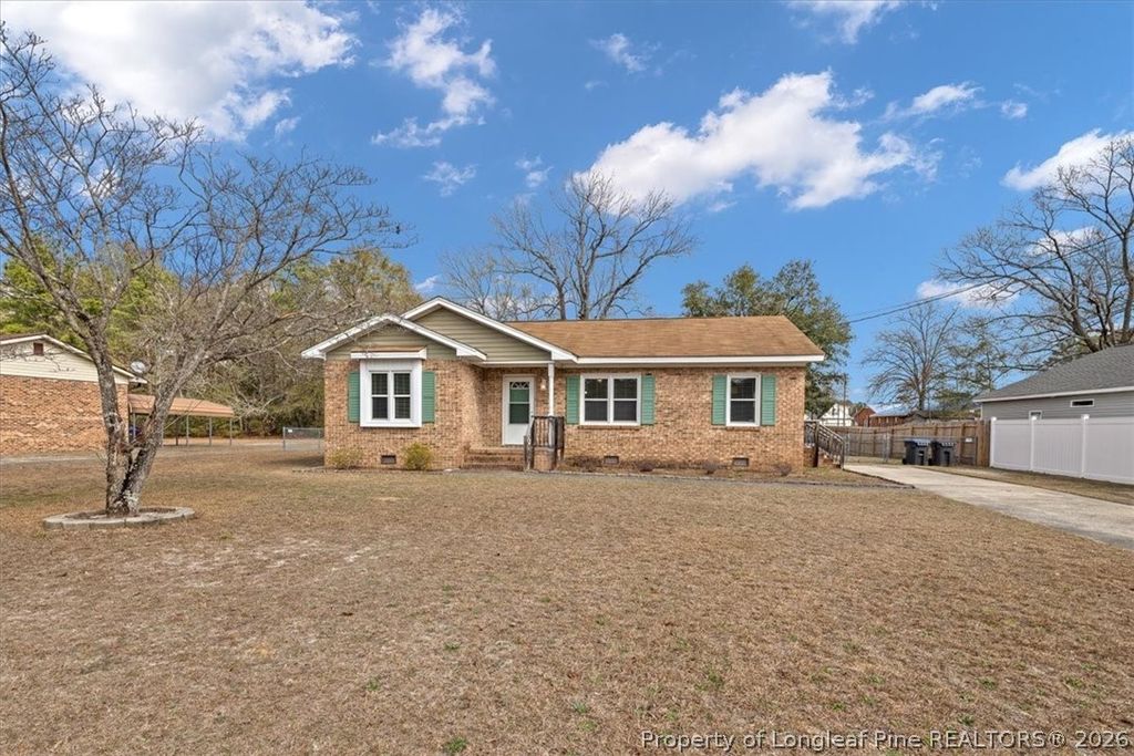 812 N Jackson Street, Raeford, NC 28376 — photo 3