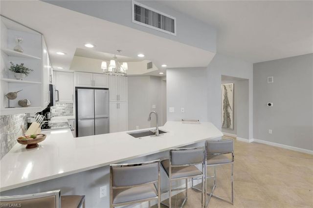 325 Dunes BLVD 204, Naples, FL 34110