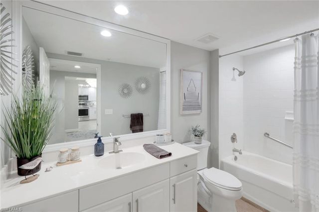 325 Dunes BLVD 204, Naples, FL 34110