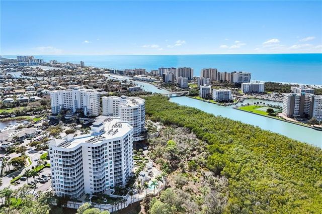 325 Dunes BLVD 204, Naples, FL 34110