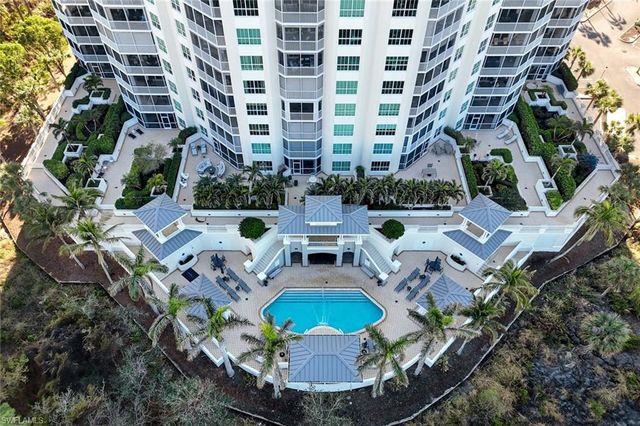 325 Dunes BLVD 204, Naples, FL 34110