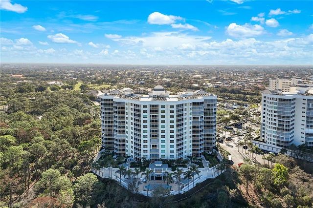 325 Dunes BLVD 204, Naples, FL 34110