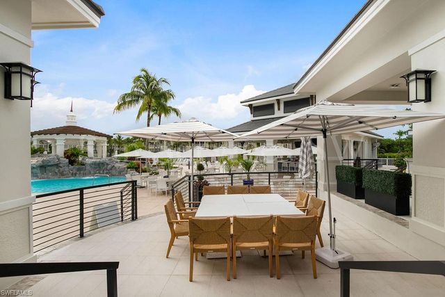 325 Dunes BLVD 204, Naples, FL 34110