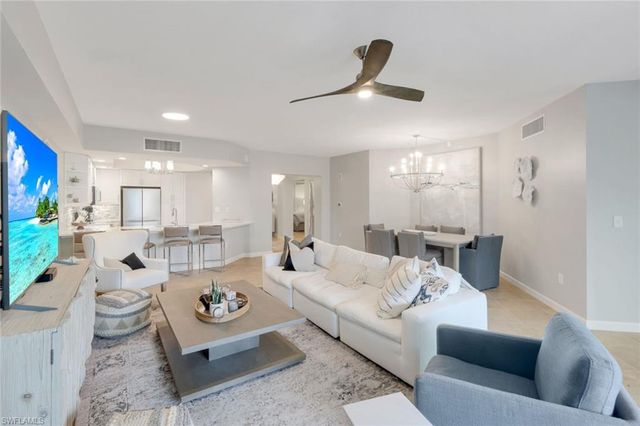 325 Dunes BLVD 204, Naples, FL 34110