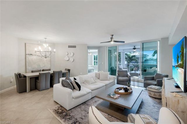 325 Dunes BLVD 204, Naples, FL 34110