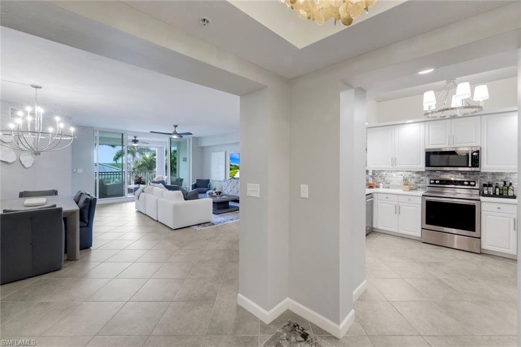 325 Dunes BLVD 204, Naples, FL 34110