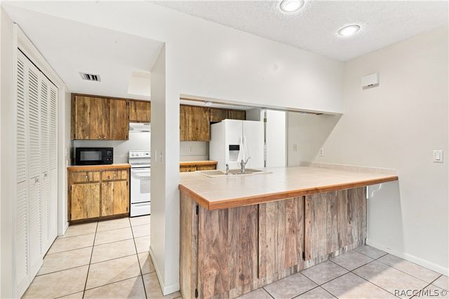 83 Golfview Drive, Homosassa, FL 34446