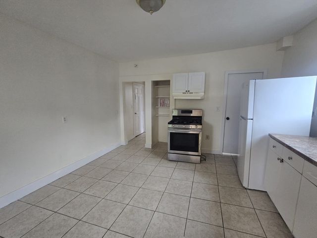 111 Brookline Street 2, Lynn, MA 01902