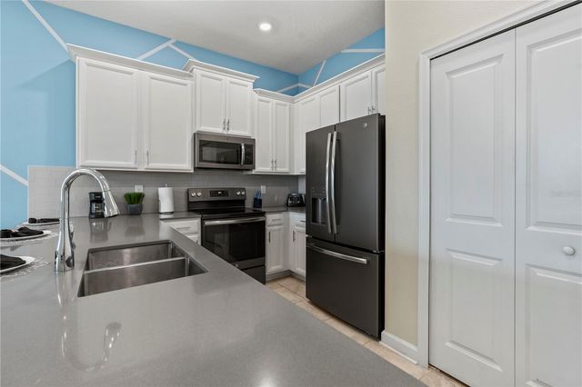 581 OCEAN COURSE AVENUE 581, Davenport, FL 33896