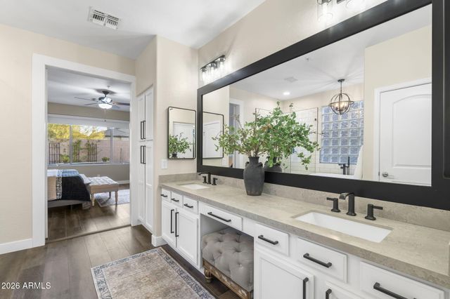 10419 E HELM Drive, Scottsdale, AZ 85255