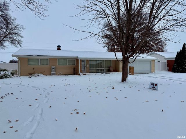 241 CIRCLE Drive, Galesburg, IL 61401