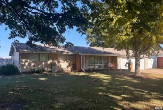 241 CIRCLE Drive, Galesburg, IL 61401