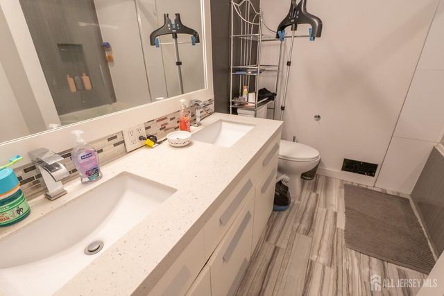 23 Borelle Square, Sayreville, NJ 08859