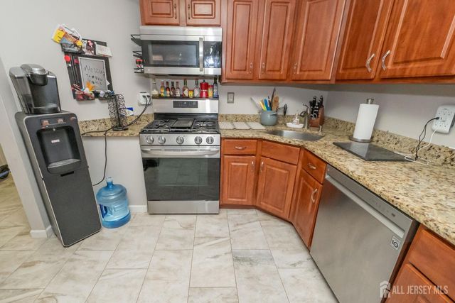 23 Borelle Square, Sayreville, NJ 08859