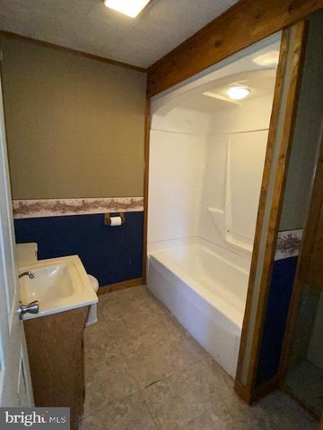 14074 2ND ST, Mt Union, PA 17066