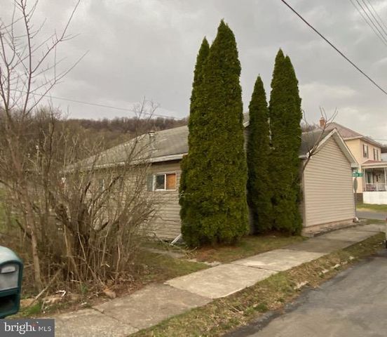 14074 2ND ST, Mt Union, PA 17066