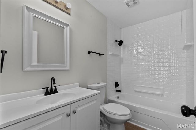 10587 Carroll Wood Way, Unincorporated, MO 63128