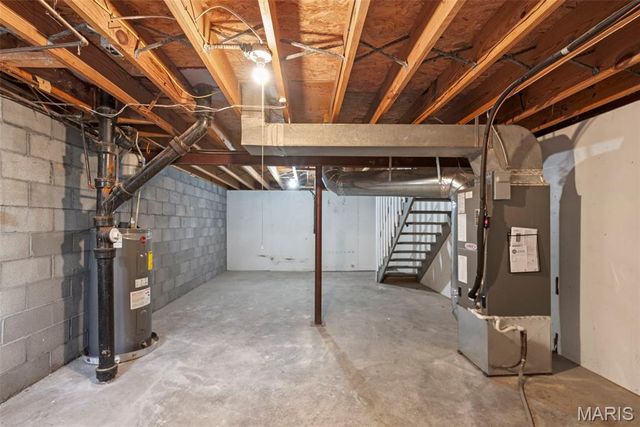 10587 Carroll Wood Way, Unincorporated, MO 63128