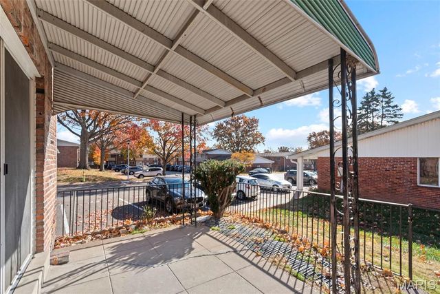 10587 Carroll Wood Way, Unincorporated, MO 63128