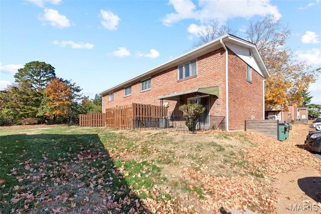 10587 Carroll Wood Way, Unincorporated, MO 63128