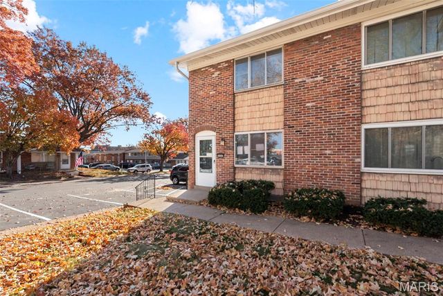 10587 Carroll Wood Way, Unincorporated, MO 63128